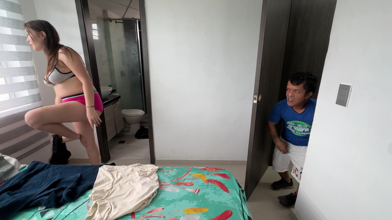 Julianaburning: Tôi xem chị kế latinh của tôi đang tắm