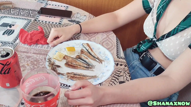 Shanaxnow: Meletus secara bijaksana dengan Anchovies Gried