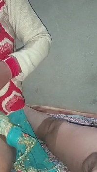 Mama vitregă indiană desi face sex dur. Cel mai bun videoclip porno indian cu futai dur