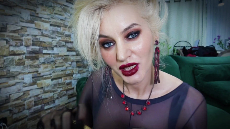 Goddess Celine: Dominação feminina