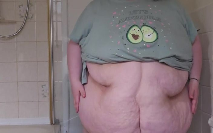 SSBBWLadyBrads: Гра з животом у ванній кімнаті з богинею товстушки