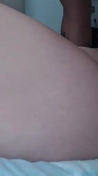 Mon meilleur ami veut savoir comment ça fait de jouir à l’intérieur d’une fille sans préservatif et je l’ai laissé me remplir de sperme