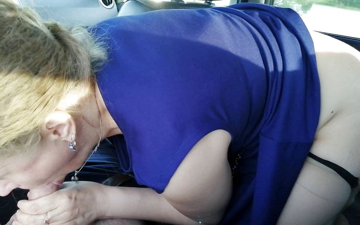 MILF Oxana: Tổng hợp thổi kèn trong xe hơi