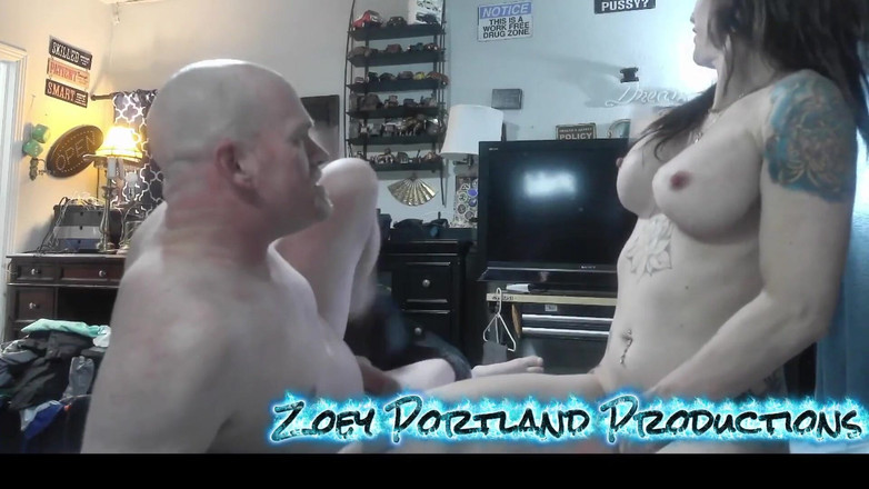 Zoey Portland: Zoey Portland jeździ wielki kutas