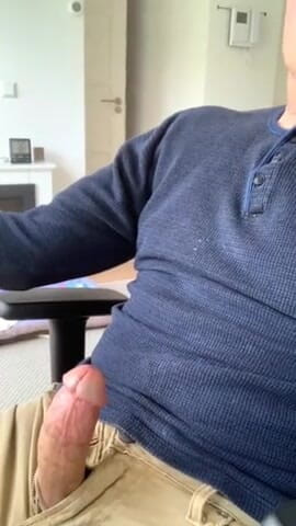 TJenner: Lunch time masturbation and I taste my cum