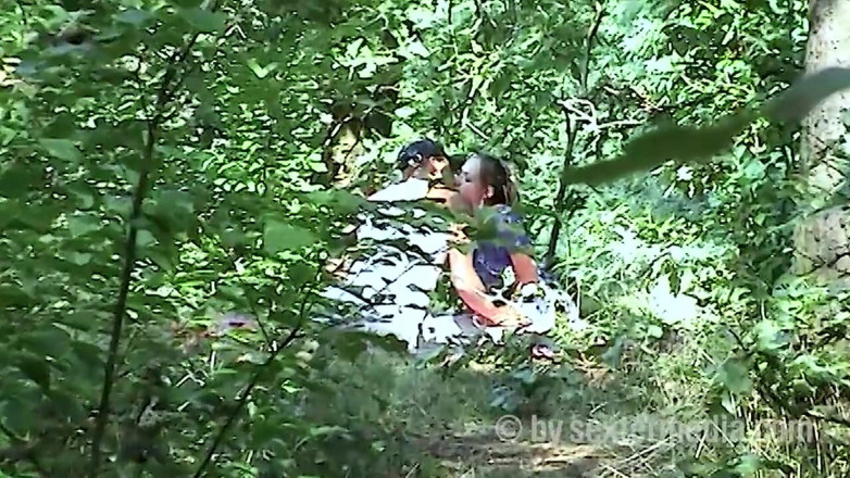 Sextermedia by Pete: Couple Sex in the Green