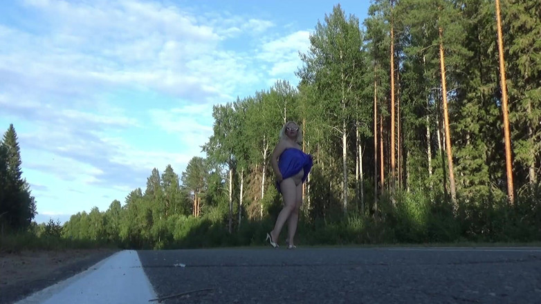 RedRoseRus: Nahá MILF Pod Světlem Letní Šaty