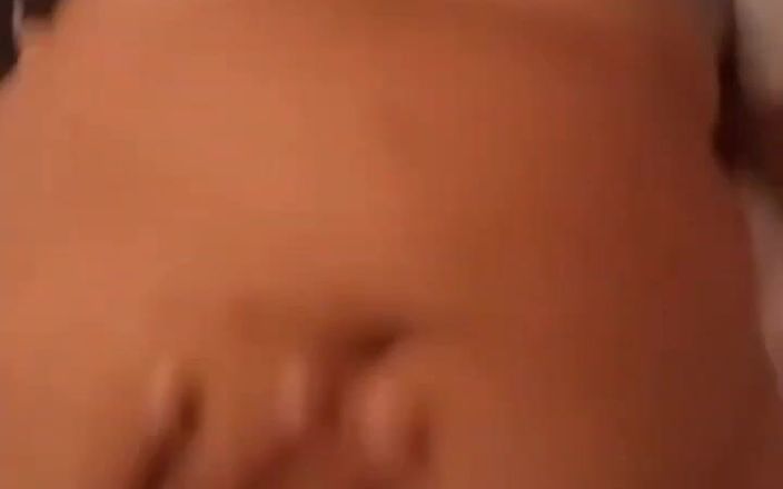 Ratna Antika: Își înșală cumnata în timp ce soțul ei lucra