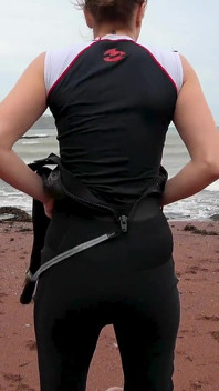 Wetsuit, waves và kink: cuộc phiêu lưu nô lệ bất ngờ của một người bơi lội