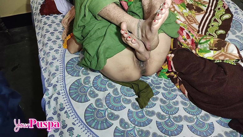 Your Puspa: Nevlastní otec má sex se svou desi nevlastní dcerou