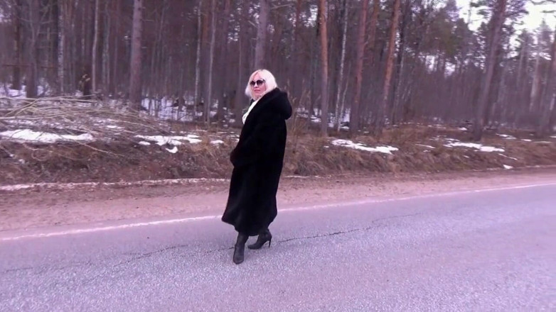 Nylon-Heels: Stil de afaceri, haină de blănuri de plimbare