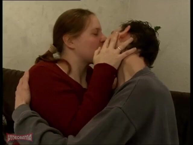 Videorama: Pareja nerd teniendo sexo en cámara