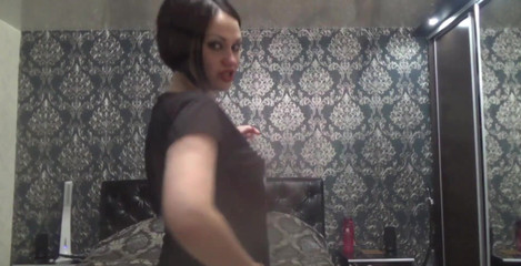 Goddess Misha Goldy: 내 이두근은 당신의 삶과 행동을 지배하고 운전할 것입니다! 내 근육은 당신의 카드와 마그넷처럼 현금을 유치 할 것이다!