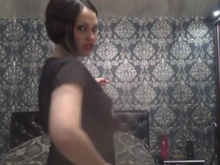Goddess Misha Goldy: Mijn biceps zullen heersen en drijven jouw leven en acties!...