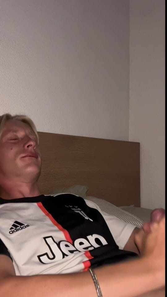 Axton Drake: Futbol erkek kardeş azgın mastürbasyon yapıyor