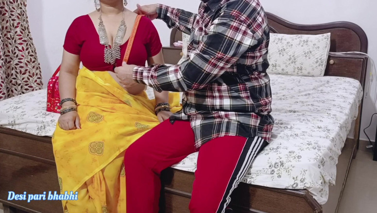 Desi Pari Bhabhi: 그녀의 가게에서 핫한 인도 여성을 따먹는 재단사. 힌디어 오디오 비디오