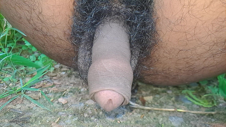 Desi_Porn_India: Gay hot india kencing di hutan solo.