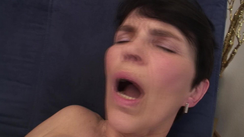 Watch Dirty Movies: Sexy zralá to bere hluboko od exhusbandu