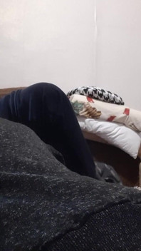 Seks lesbian buru-buru di ranjang