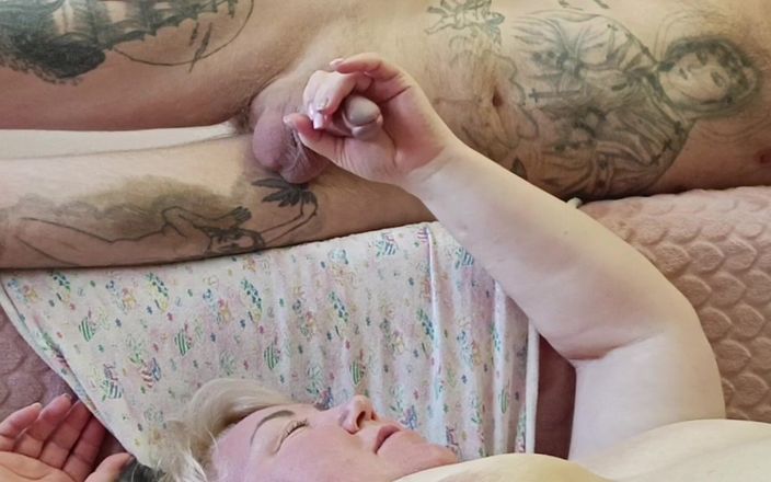 Zona901: Szarpię mojego penisa i spuszczam się w usta mojej dziewczyny