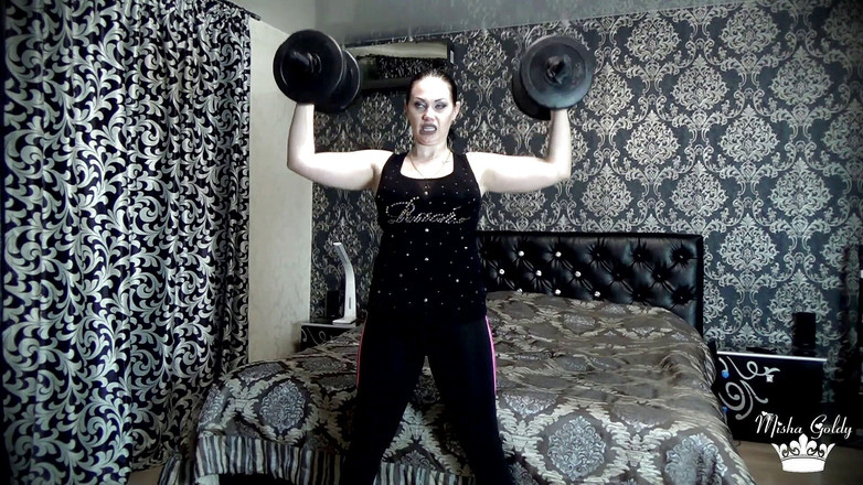 Goddess Misha Goldy: 最後のウエイトリフティングに挑戦した!1回のエクササイズで50回以上