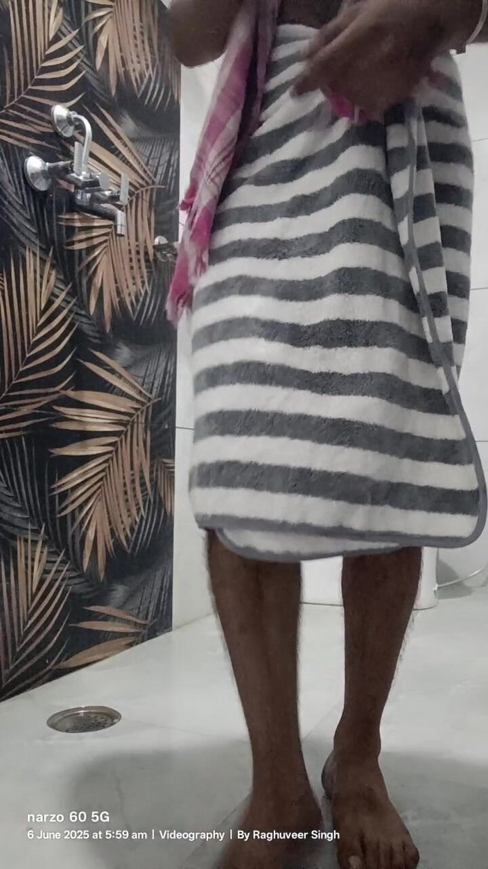 Rajasthani-old-lover: Spettacolo di masturbazione in bagno