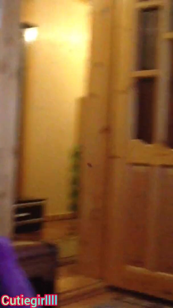 Cutie girllll: Mój chłopak wkłada dużego kutasa do ust w moim domu...