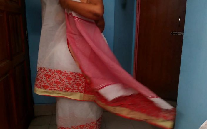 Aria Mia: 45 वर्षीय एशियाई kaamwali बाई के साथ इंडोर मस्ती डूध निकल के - बॉस का मस्त चुदाई - तमिल प्रियंका (हिंदी ऑडियो)