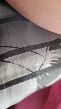 Dopo una passeggiata, il mio ragazzo mi ha scopato e eiaculato il suo sperma in bocca, e io ho ingoiato