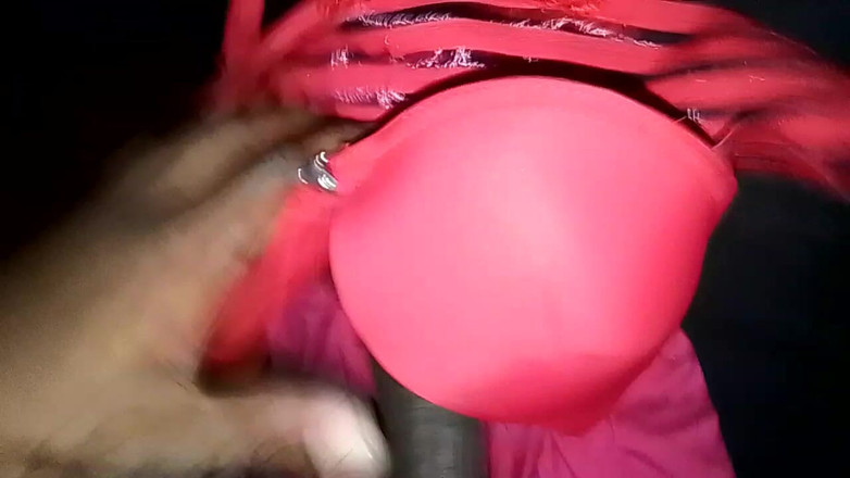 Jaanu294: Şehrin kırmızısı bir vücut ve vücut