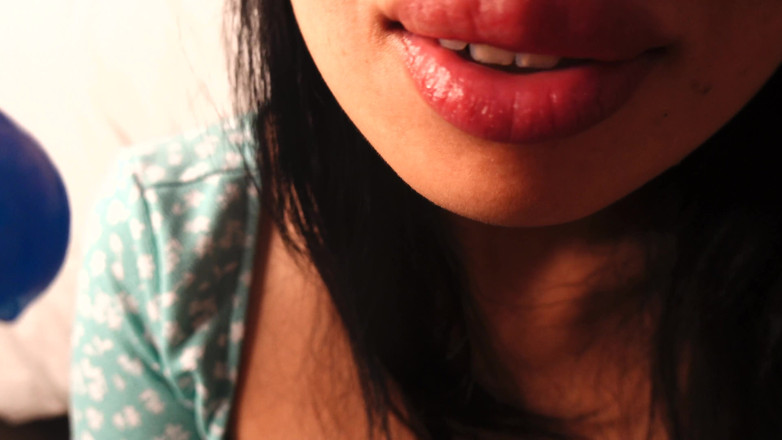 Asmr_mouth: Deze lolly geeft me ondeugende gedachten