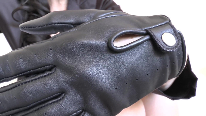Lady Victoria Valente: 黒いレザーグローブ - レザーの匂いがあなたをとても興奮させる、レディ・ヴィクトリア・ヴァレンテ