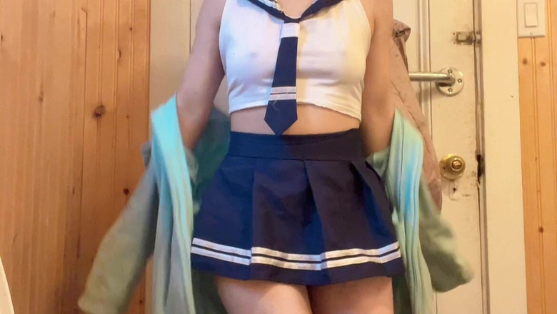 sweethanajapanese: College loszka Hana Pissing Pussy Pięknie ona jest śliczna laska