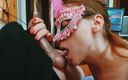 OksiAnal: Min man cums i munnen och bröst och slickar sperma...