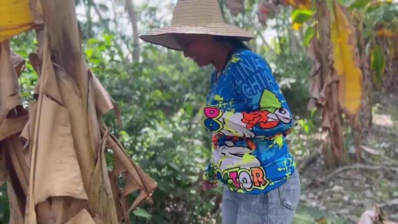 EMY_AND_JONH: Peasant Woman to Swallow My Milk