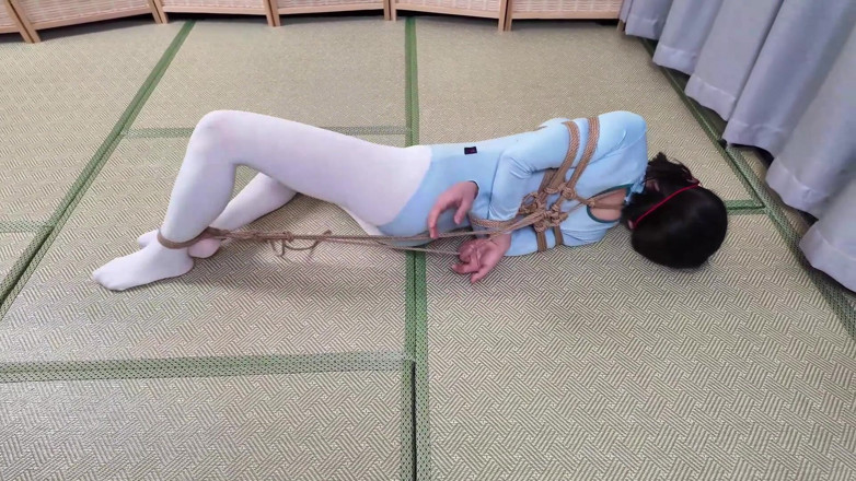Aisan girl bondage: Xr25-twist and Bondage