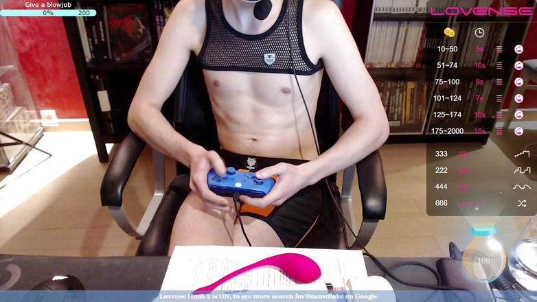 Snauwflake: Snauwflake lagi asik bersenang-senang di chaturbate - bagian 6