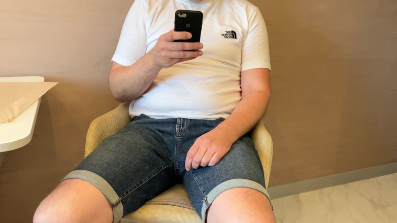 CumInMyMouthBaby: La matrigna della mia amica mi ha invitato a casa...