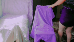 Kitty_Cross: Söt femboy poserar med vintage kamera i park