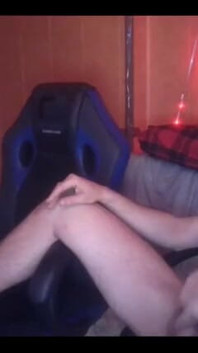 Gamers juga ngocok kontol