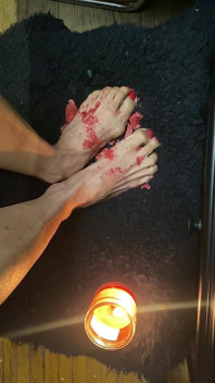 Candle Light di kaki kecil dengan mainan seksi