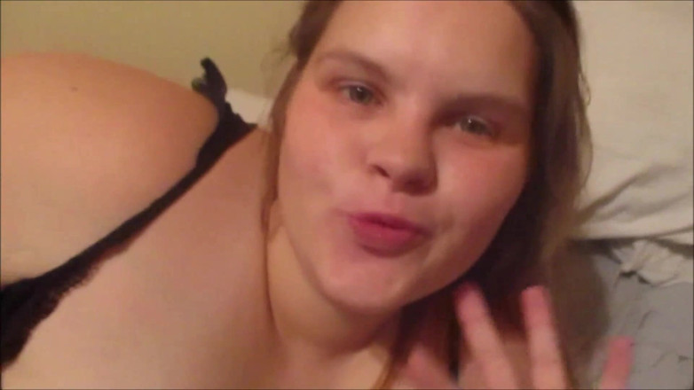 Fat Goddes: Sexy manželka dává dojení prostaty kouření a polyká to všechno