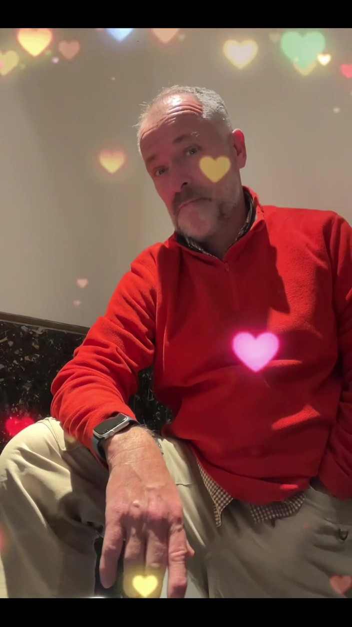 Daddybearvlc: Junte-se a mim para valentines night all platforms.. mas live...