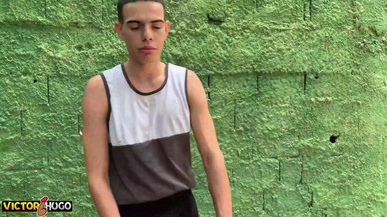 VictorHugo: 在家里健身房做爱