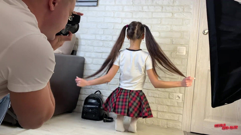 NicoleAndAlex: Я пришла на фотосессию - фотограф трахнул Nicole и Alex