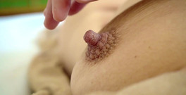 My Boobs: Tvrdé tmavé bradavky Hraní se Shione Cooper velkými přírodními kozami