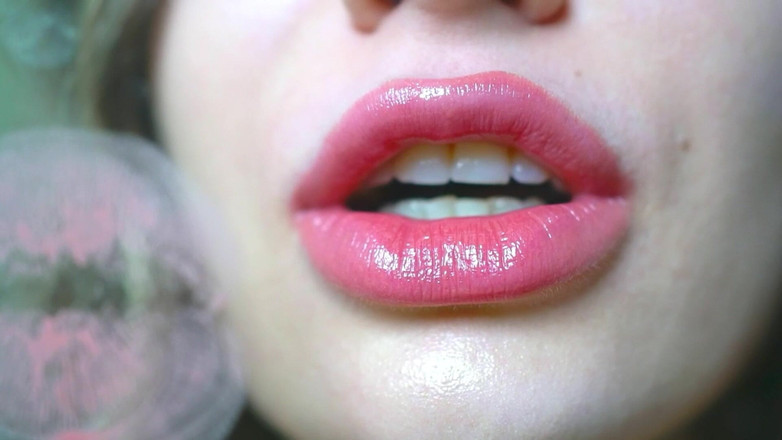 Rarible Diamond: Nackter saftiger kuss