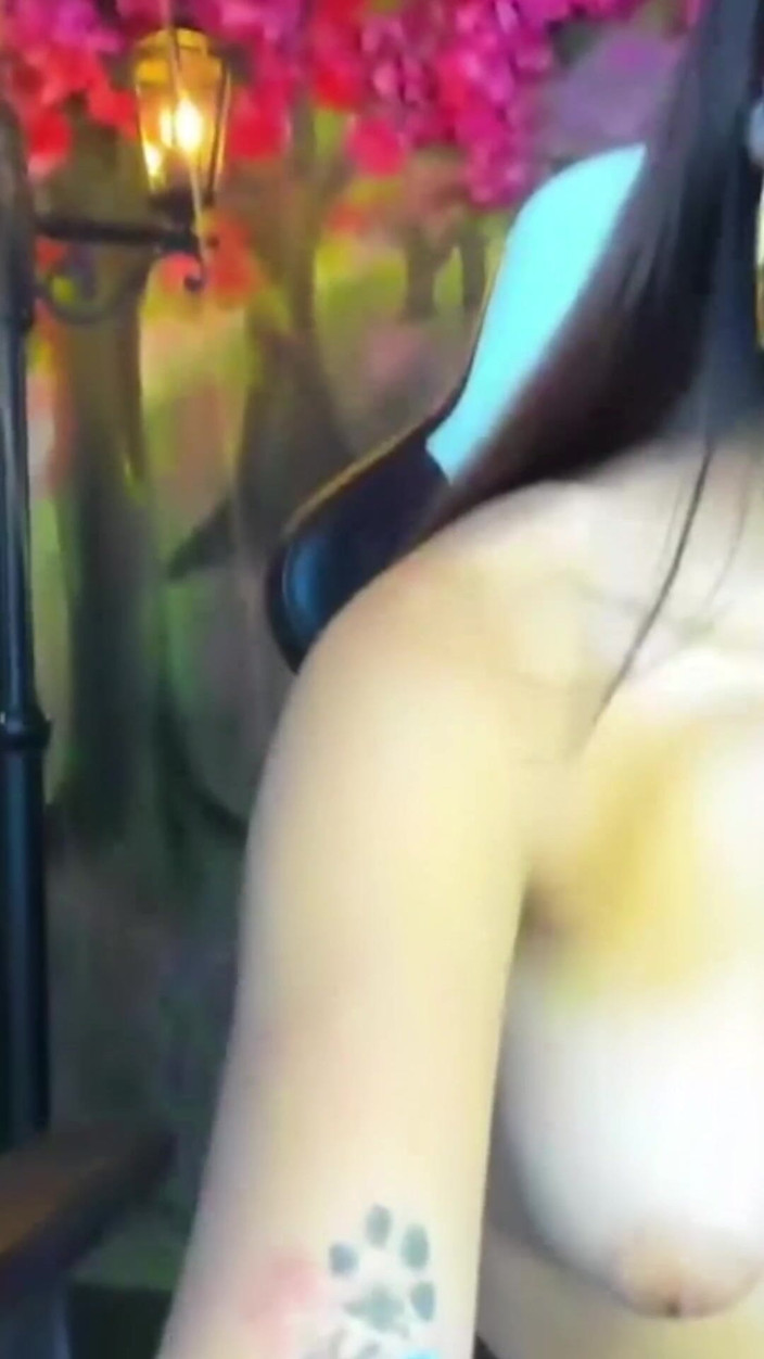 LiliBralee: Sex Blowjob, Lesbische Webcam