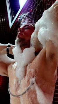 Motel Bath Tub! Let's Bubble with Me