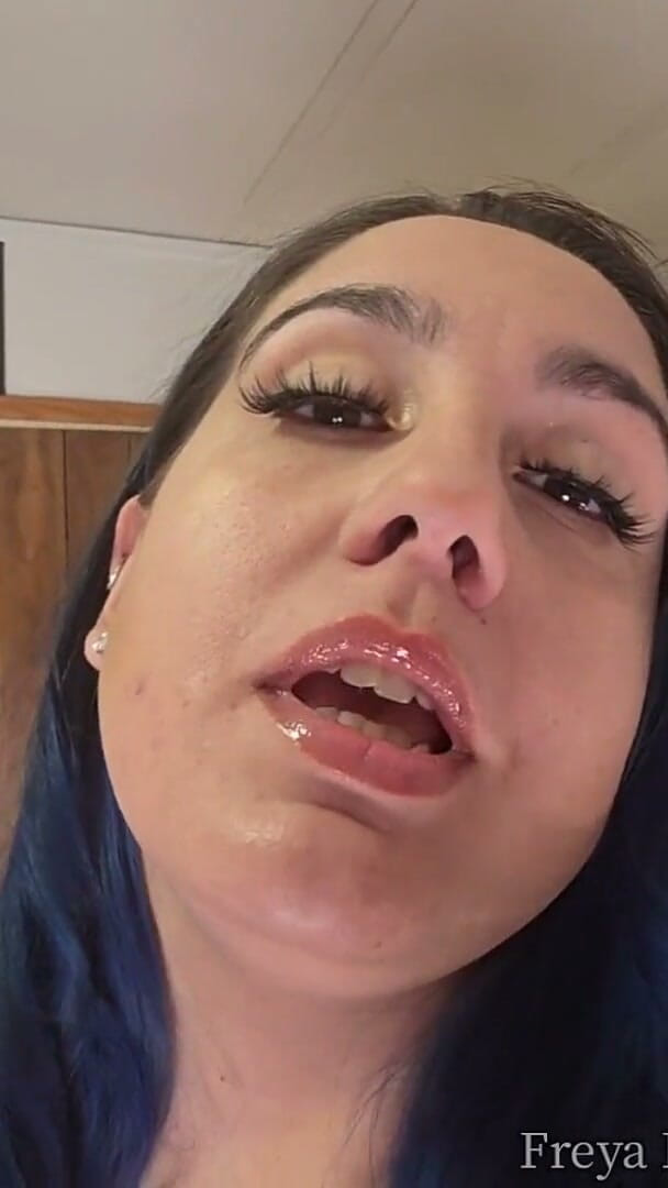 Freya Reign: Hungry Giantess Uses You to Find More Tinys Then Eats...